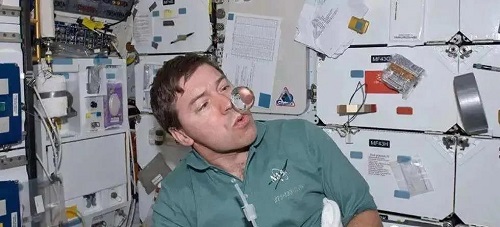 美國宇航局(NASA)科學(xué)家嘗試用電解銅銀離子水處理消毒技術(shù) 美國宇航局(NASA)科學(xué)家嘗試用電解銅銀離子水處理消毒技術(shù)