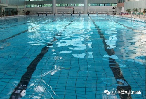 正規泳池水質清澈 正規泳池水質清澈