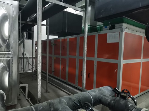 貴州醫(yī)科大學(xué)采用了愛(ài)克三集一體恒溫除濕熱泵