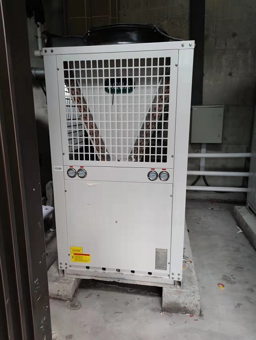 金成府泳池采用了愛克L系列空氣源熱泵 金成府泳池采用了愛克L系列空氣源熱泵