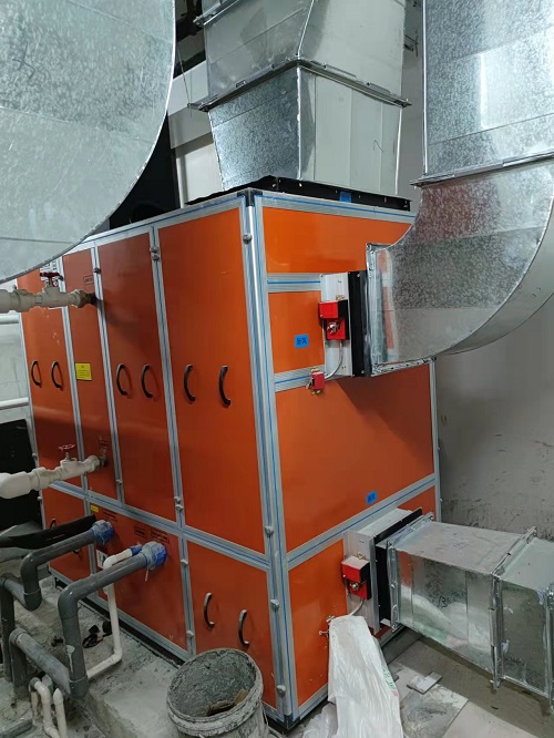 金成府室內恒溫泳池采用愛克除濕熱泵 金成府室內恒溫泳池采用愛克除濕熱泵