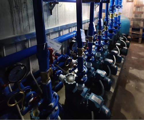 泳池設備機房中的循環水泵