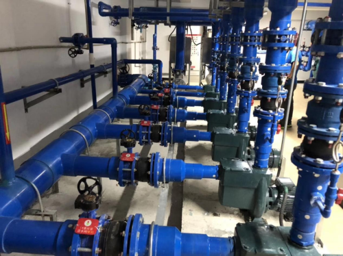 博亞茲瀾鉑灣小區的室外游泳池采用愛克泳池設備 博亞茲瀾鉑灣小區的室外游泳池采用愛克泳池設備