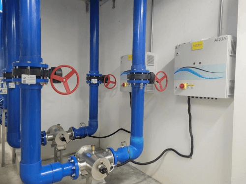 小區泳池采用AQUA愛克中壓紫外線殺菌器 小區泳池采用AQUA愛克中壓紫外線殺菌器