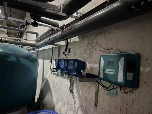 水質(zhì)監(jiān)控儀，投藥泵